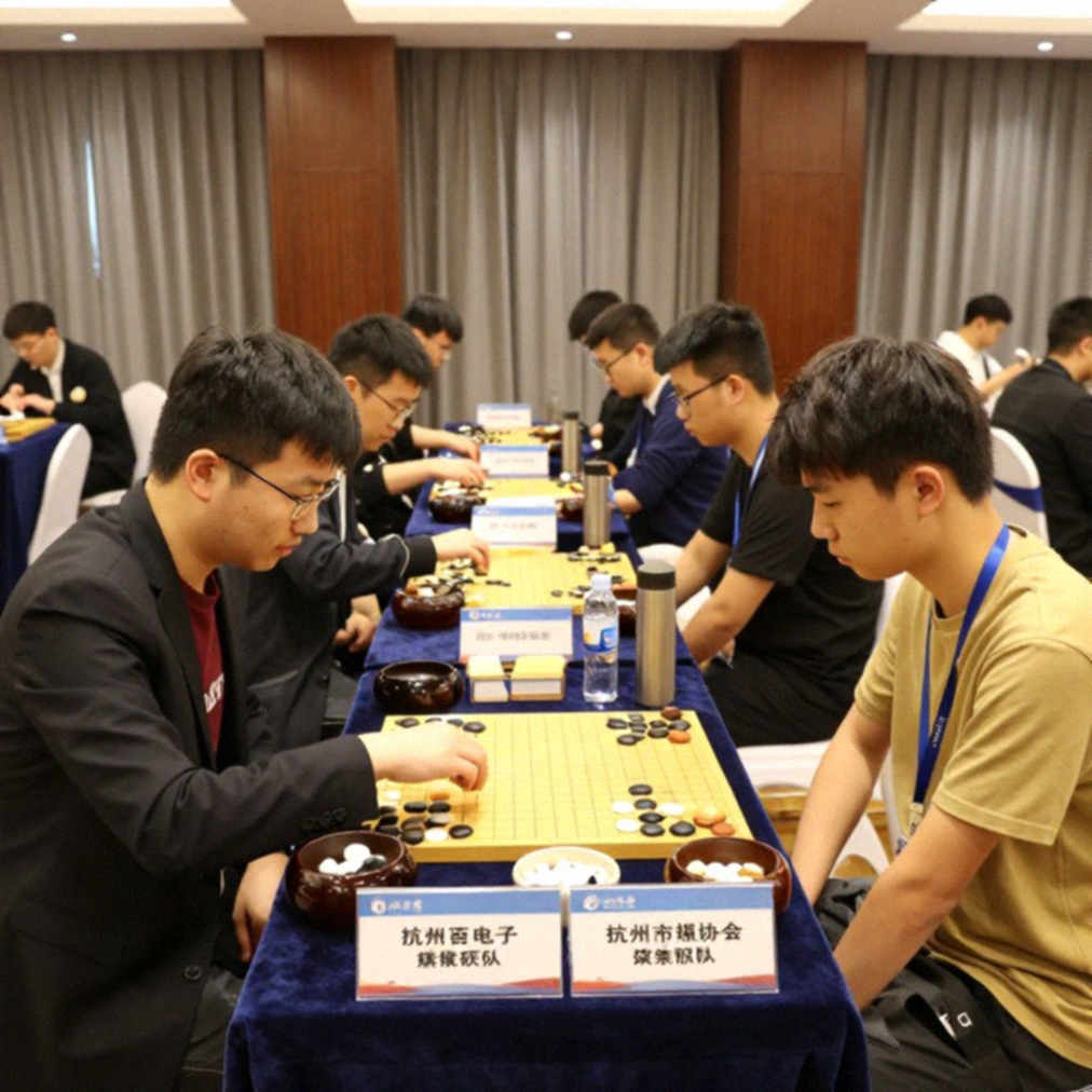 GCL 2026: Nepomniachtchi khiến Carlsen phải chống đỡ trước khi vượt Sindarov bằng đồng hồ