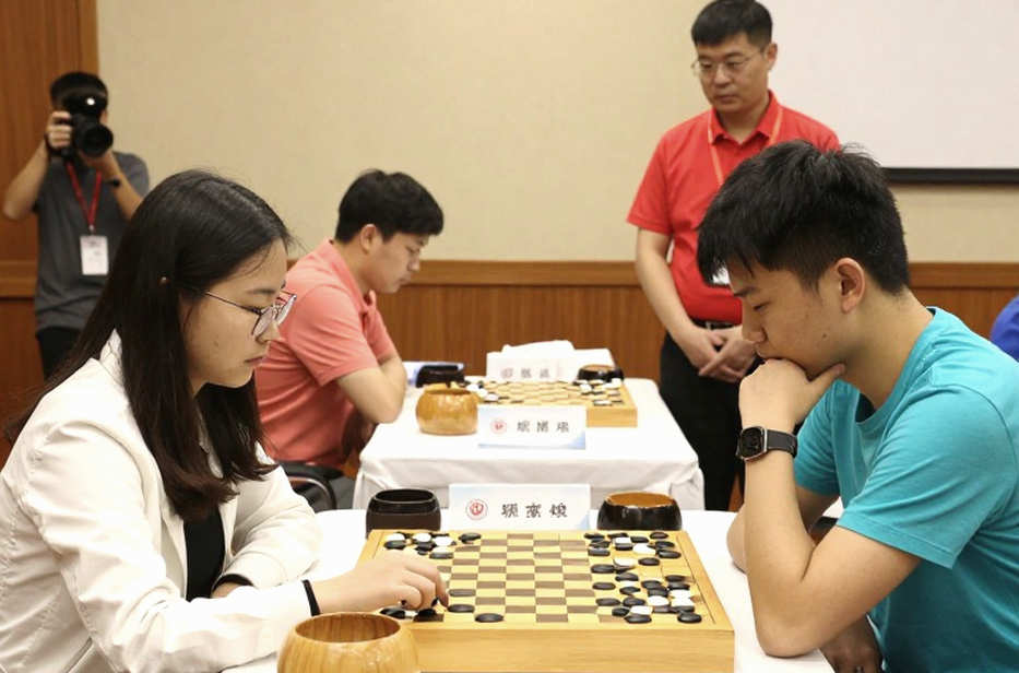 GCL 2026: Nepomniachtchi khiến Carlsen phải chống đỡ trước khi vượt Sindarov bằng đồng hồ GCL 2026: Nepomniachtchi khiến Carlsen phải chống đỡ trước khi vượt Sindarov bằng đồng hồ