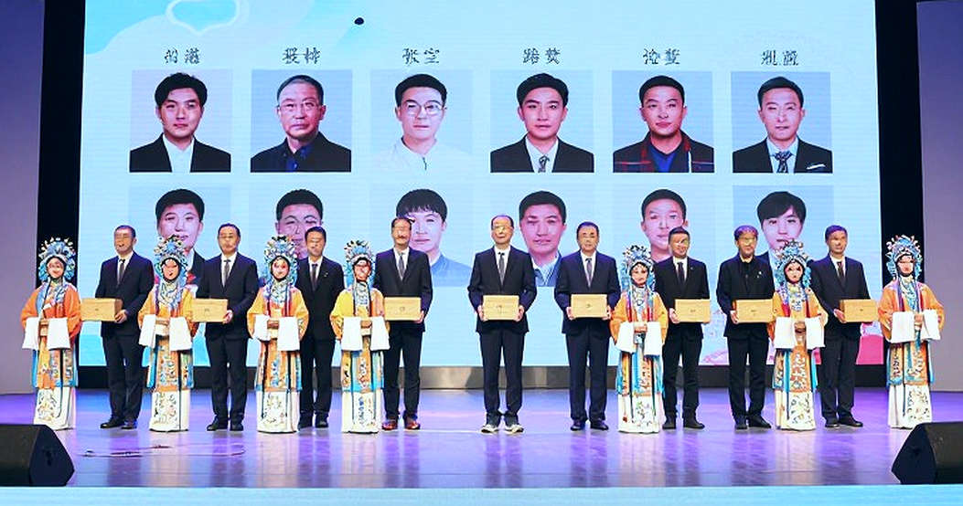 Praggnanandhaa – Carlsen: lời khen của số một thế giới và những lỗ hổng trong dữ liệu đối đầu Praggnanandhaa – Carlsen: lời khen của số một thế giới và những lỗ hổng trong dữ liệu đối đầu