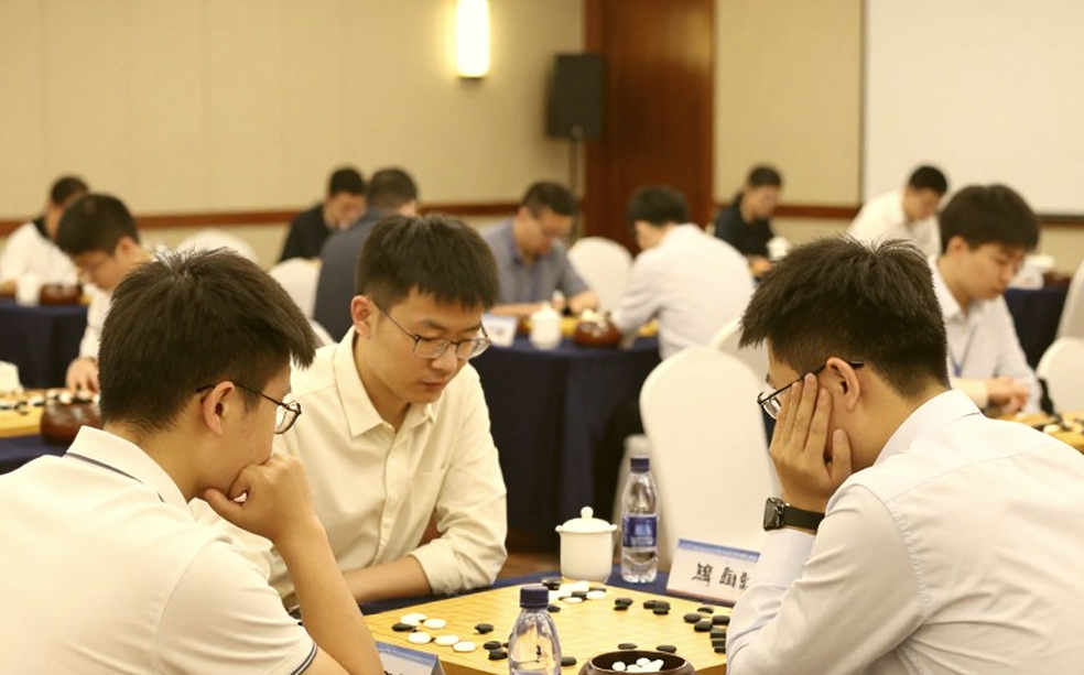 David Antón dẫn đầu tại giải cờ vua Legends & Prodigies sau hai chiến thắng ấn tượng David Antón dẫn đầu tại giải cờ vua Legends & Prodigies sau hai chiến thắng ấn tượng
