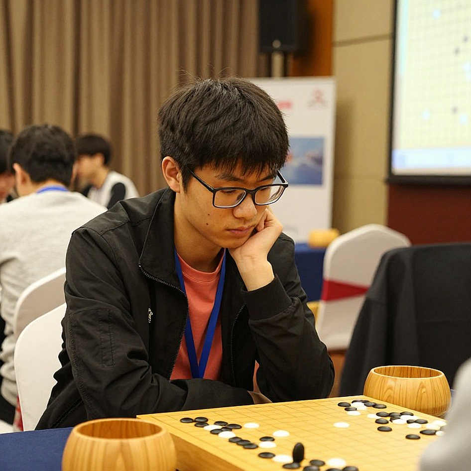 Scandinavian Defense trong 60 phút: IM Andrew Martin, cái bóng Carlsen và nghề bán thời gian học cờ