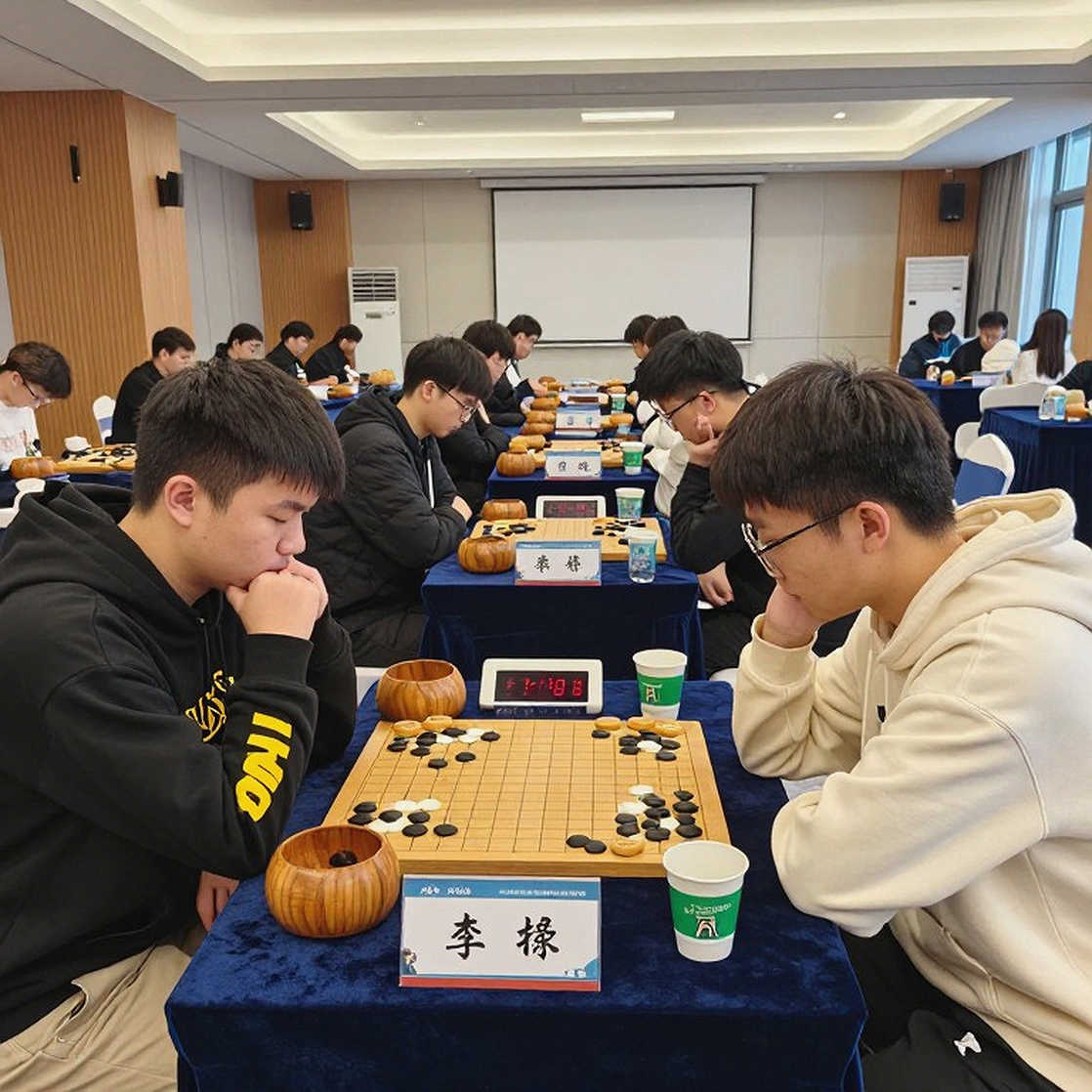 ChessBase Magazine số 225: Prague 2026, những ván cờ ngắn và bài học về sự xác minh trong làng thể thao