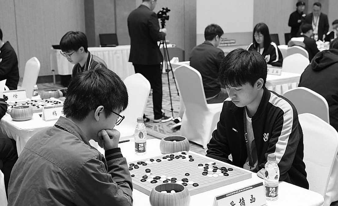 Global Chess League, ván Carlsen – Vachier-Lagrave và cái móc treo quảng cáo Global Chess League, ván Carlsen – Vachier-Lagrave và cái móc treo quảng cáo